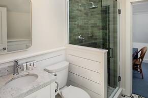 76 Main Ink Press Hotel