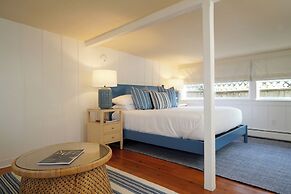 76 Main Ink Press Hotel