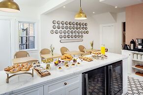 76 Main Ink Press Hotel