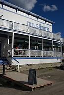 Triple J Hotel & Cabins