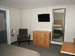 Triple J Hotel & Cabins