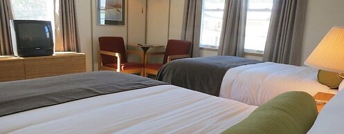 Triple J Hotel & Cabins