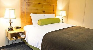 Triple J Hotel & Cabins