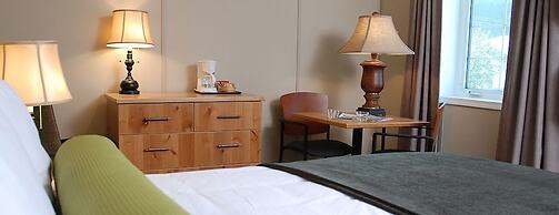 Triple J Hotel & Cabins