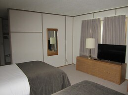 Triple J Hotel & Cabins