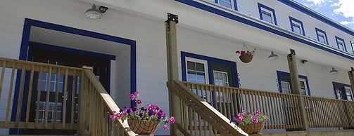 Triple J Hotel & Cabins