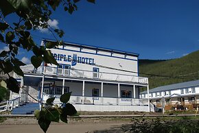 Triple J Hotel & Cabins