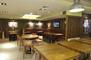 Premier Inn Stratford-Upon-Avon Central