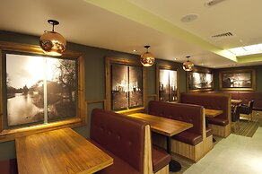 Premier Inn Stratford-Upon-Avon Central