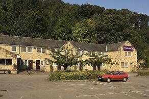 Premier Inn Halifax South