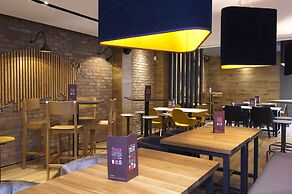 Premier Inn Halifax Town Centre