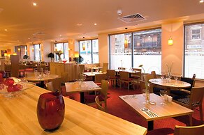 Premier Inn Chester - Railway Station