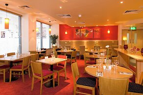 Premier Inn Chester - Railway Station