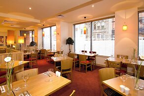 Premier Inn Chester - Railway Station