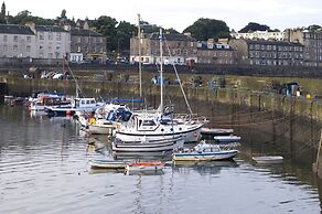 Premier Inn Edinburgh Leith Waterfront