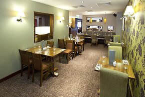 Premier Inn Inverness Centre - River Ness