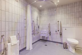 Premier Inn Inverness Centre - River Ness