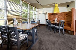 Premier Inn Leeds / Bradford Airport