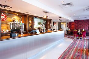 Premier Inn London Gatwick Manor Royal