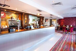 Premier Inn London Gatwick Manor Royal