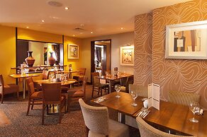 Premier Inn Sunbury - Kempton Park