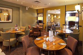 Premier Inn Sunbury - Kempton Park