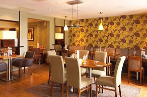 Premier Inn Sunbury - Kempton Park