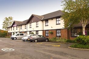 Premier Inn Oldham - Broadway