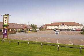 Premier Inn Oldham Central