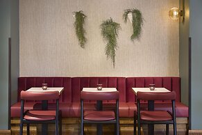 Premier Inn Oldham Central