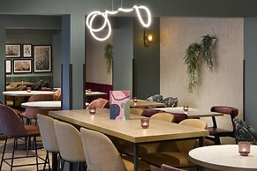 Premier Inn Oldham Central