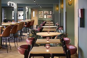 Premier Inn Oldham Central