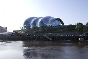 Premier Inn Newcastle City Centre - Quayside