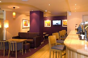 Premier Inn Leicester City Centre - Train Station