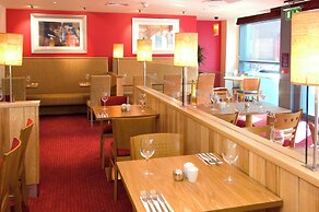 Premier Inn Leicester City Centre - Train Station
