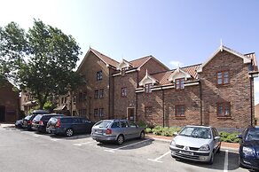 Premier Inn York City - Blossom St North