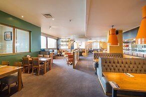 Premier Inn Swansea Waterfront