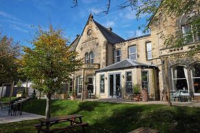 Holmfield Arms By Greene King Inns