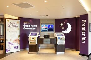 Premier Inn Woking Town Centre