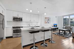 Global Luxury Suites at Chinatown