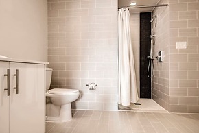 Global Luxury Suites at Chinatown