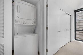 Global Luxury Suites at Chinatown