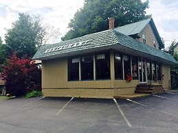 Adirondack Oasis Motel