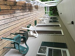 Adirondack Oasis Motel