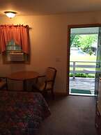 Adirondack Oasis Motel
