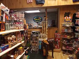 Hemlock Campground And Cottages