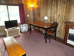 Hemlock Campground And Cottages