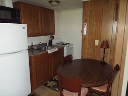 Hemlock Campground And Cottages