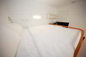 SleepBox Hotel - Ximen