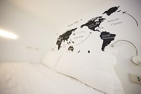 SleepBox Hotel - Ximen